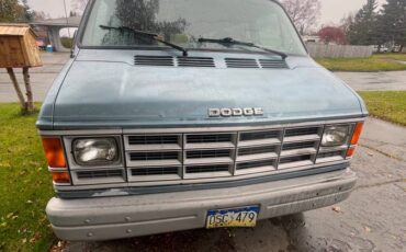 Dodge-ram-wagon-b250-1992-blue
