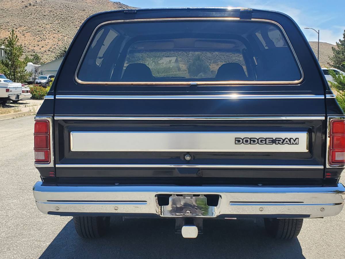 Dodge-ramcharger-1986-black-13