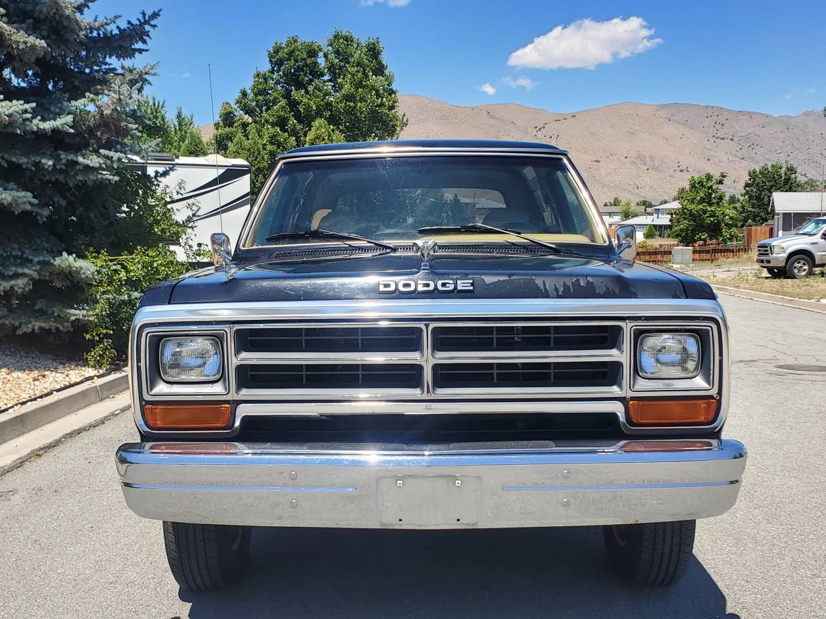 Dodge-ramcharger-1986-black-15