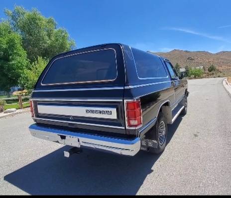 Dodge-ramcharger-1986-black-3