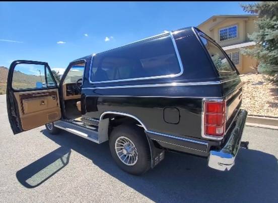 Dodge-ramcharger-1986-black-5