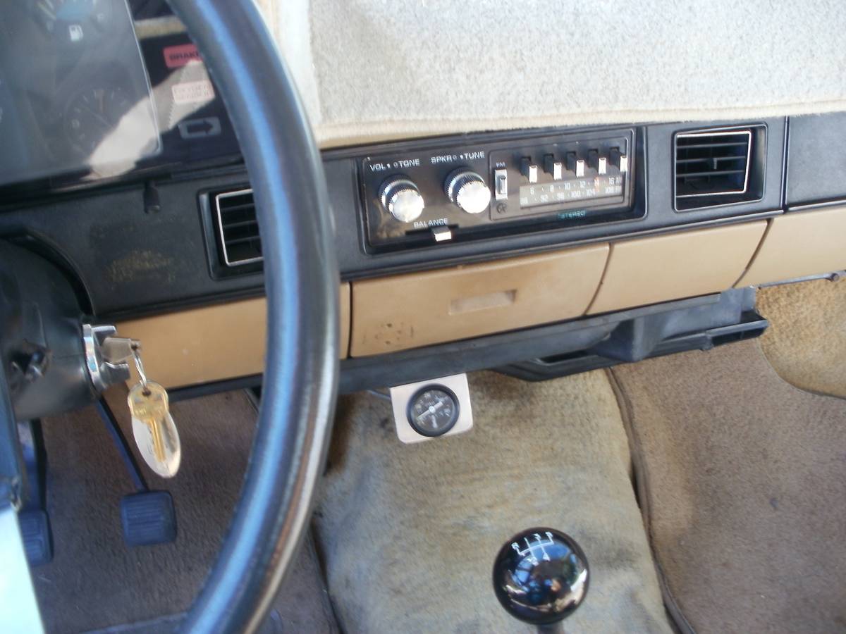 Dodge-rampage-1982-yellow-8