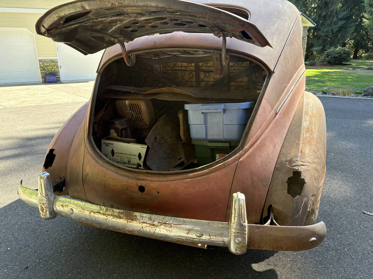 Dodge-sedan-1939-7