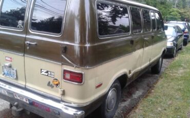 Dodge-sportsman-royal-1973-brown