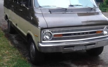 Dodge-sportsman-royal-1973-brown-5