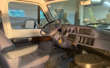 Dodge-tradesman-maxivan-1978-white-6