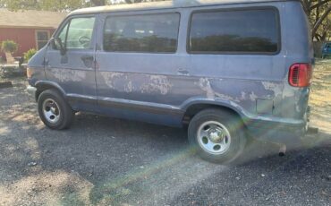 Dodge-van-1996-blue-1
