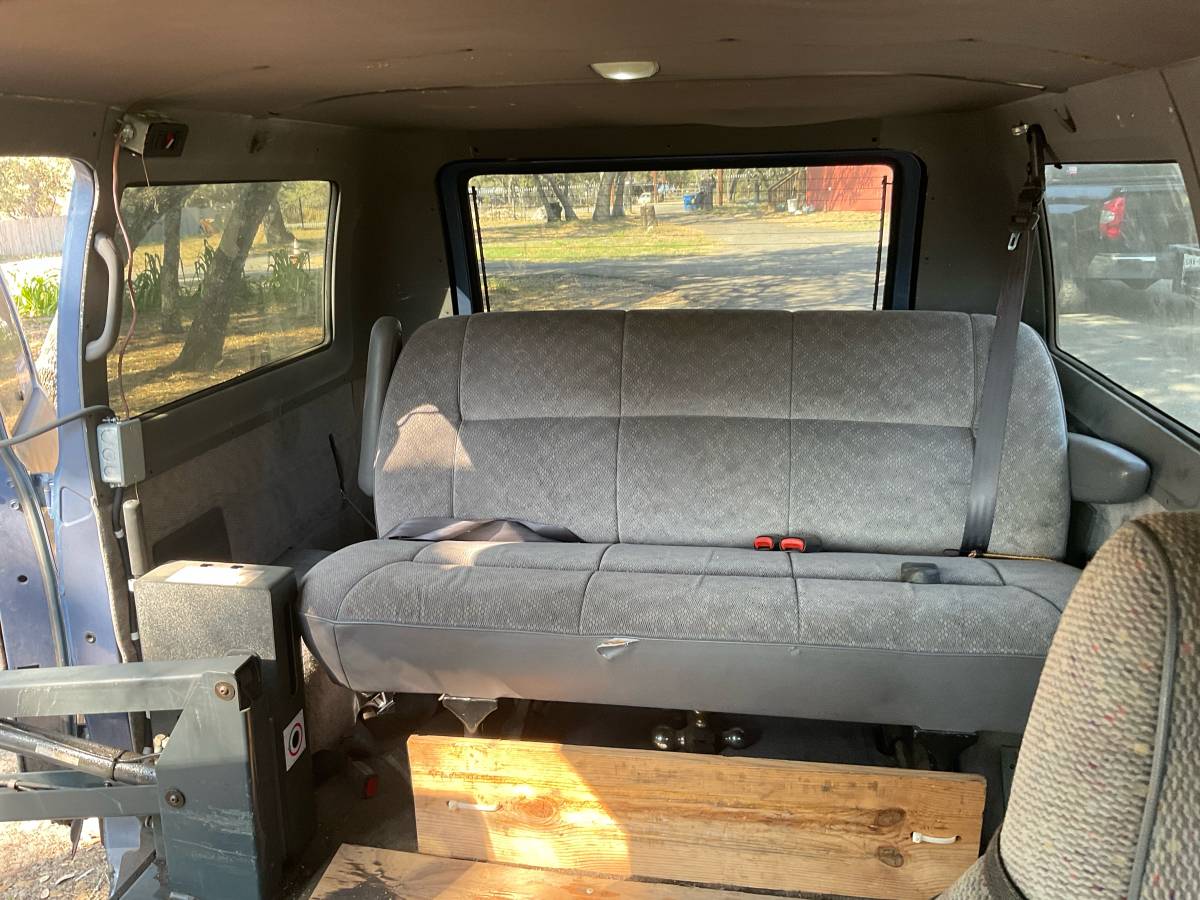 Dodge-van-1996-blue-3