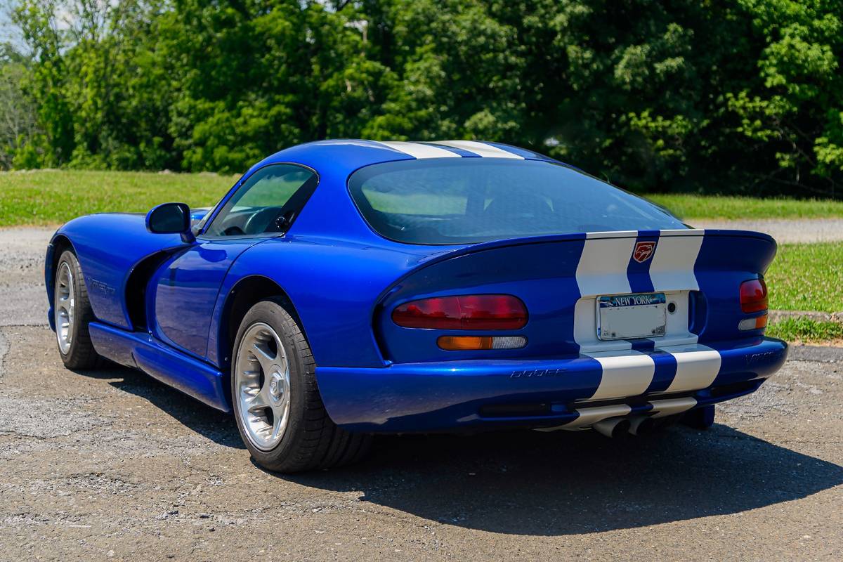 Dodge-viper-gts-1996-1