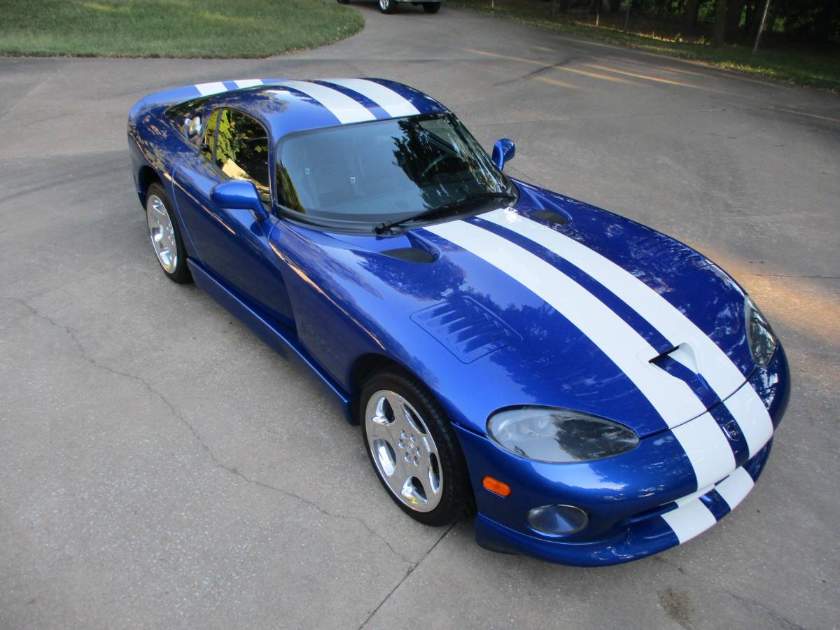 Dodge-viper-gts-1996-16