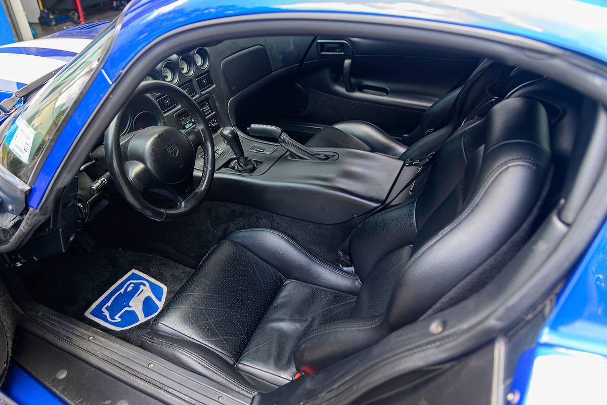 Dodge-viper-gts-1996-19