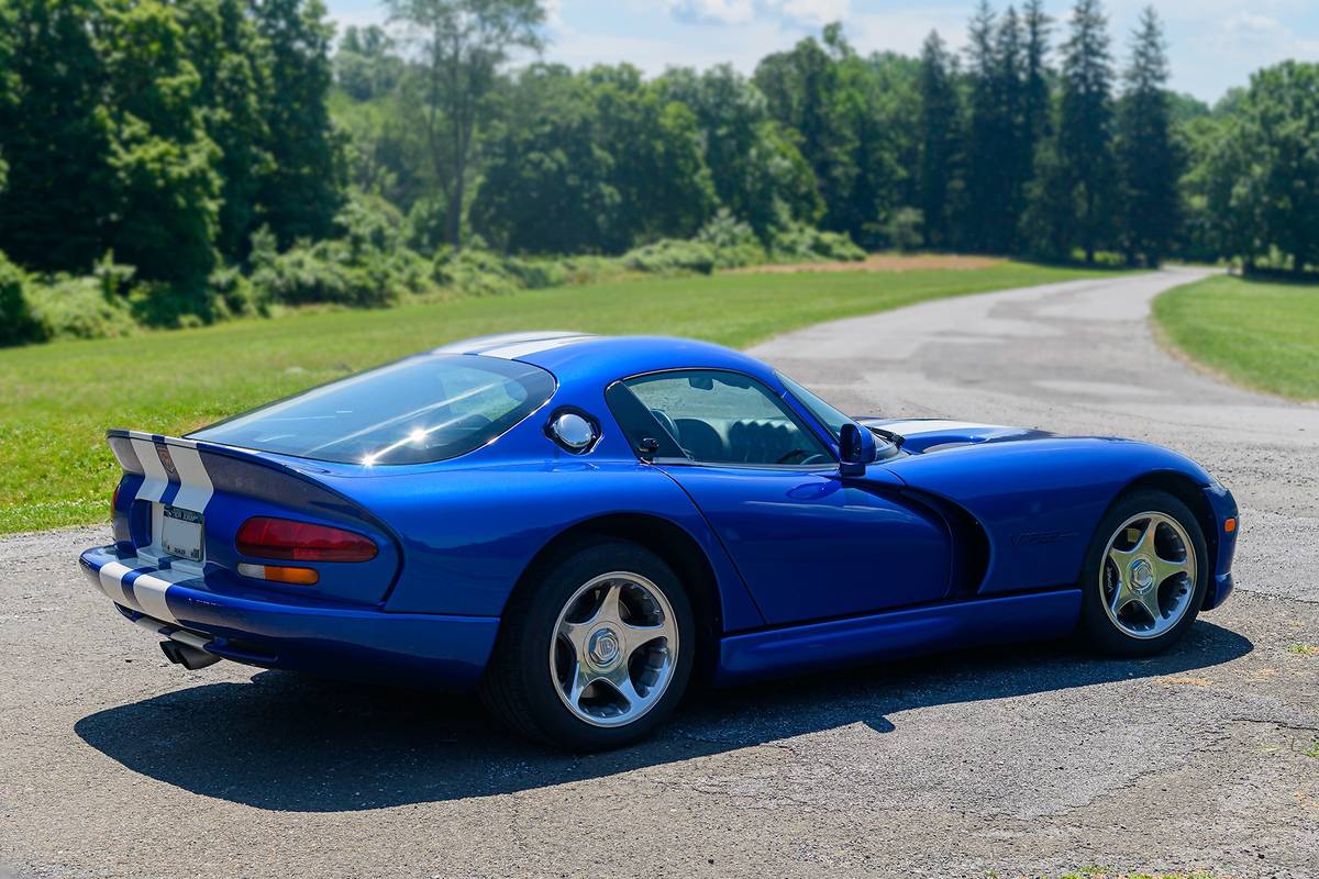 Dodge-viper-gts-1996-2
