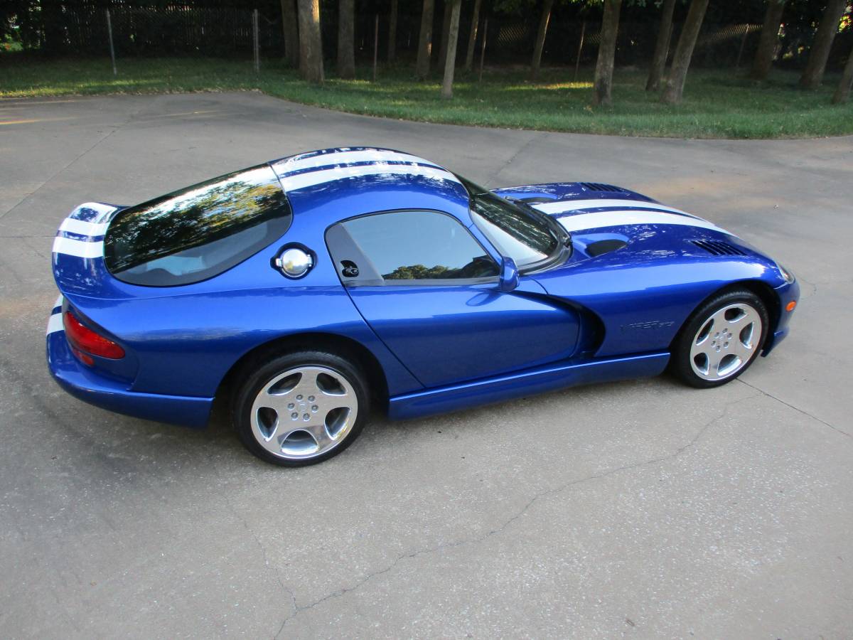 Dodge-viper-gts-1996-36