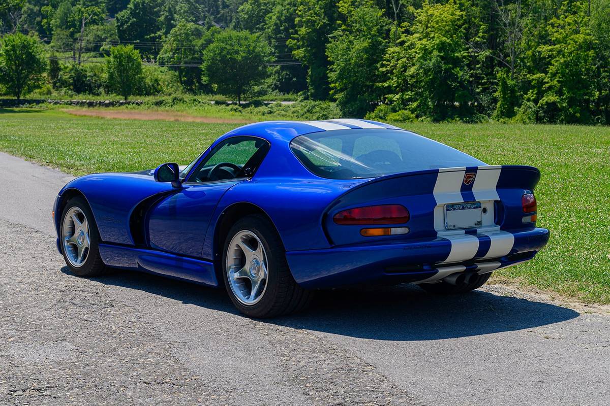Dodge-viper-gts-1996-7