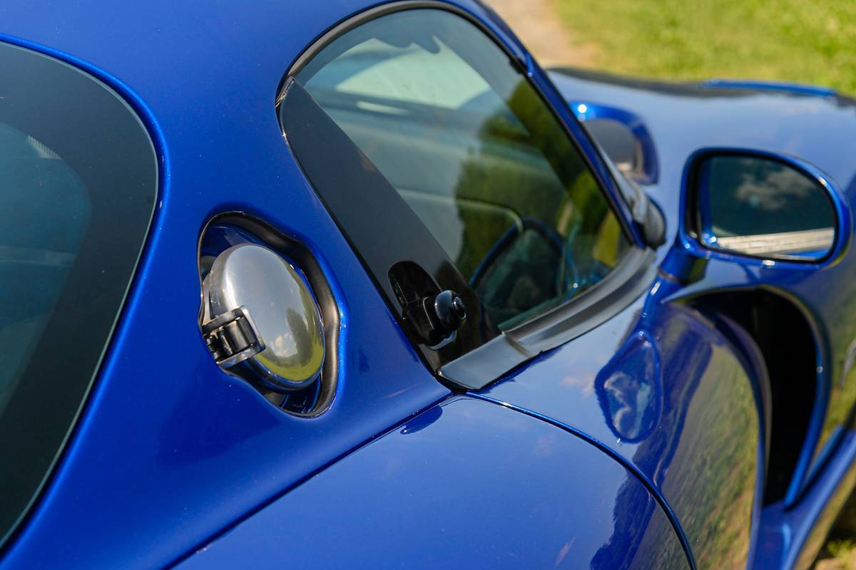 Dodge-viper-gts-1996-9