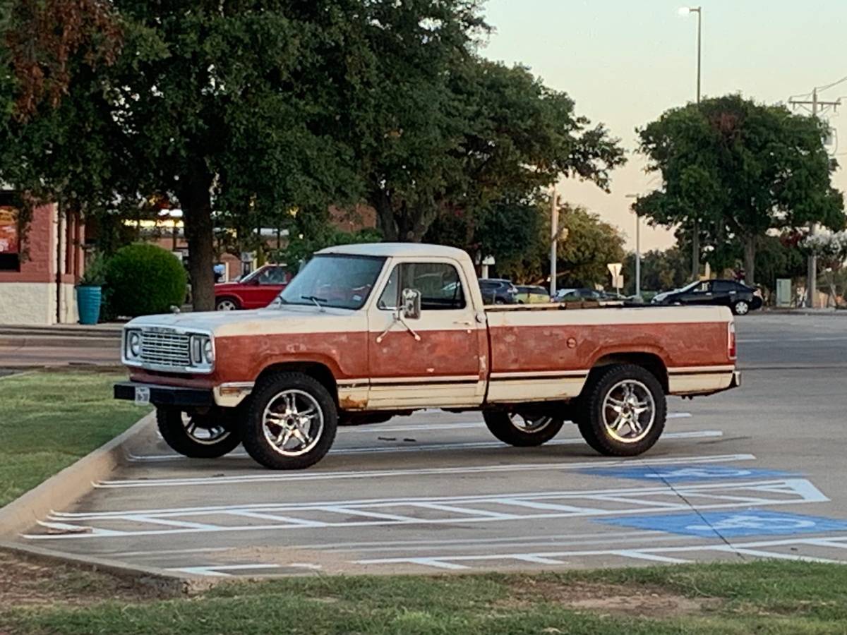 Dodge-w-150-1977