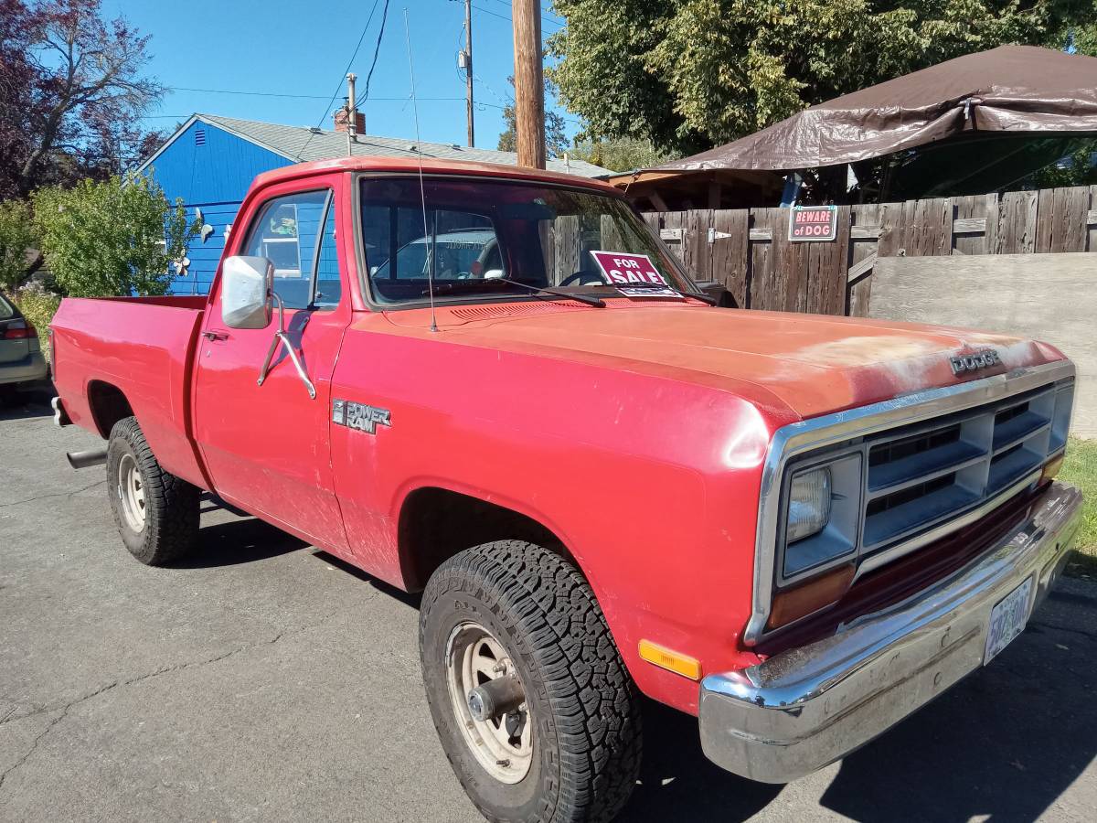 Dodge-w150-4x4-1986-red
