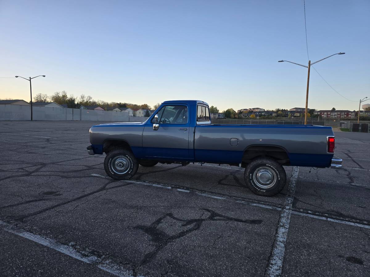 Dodge-w250-diesel-1993-blue-10