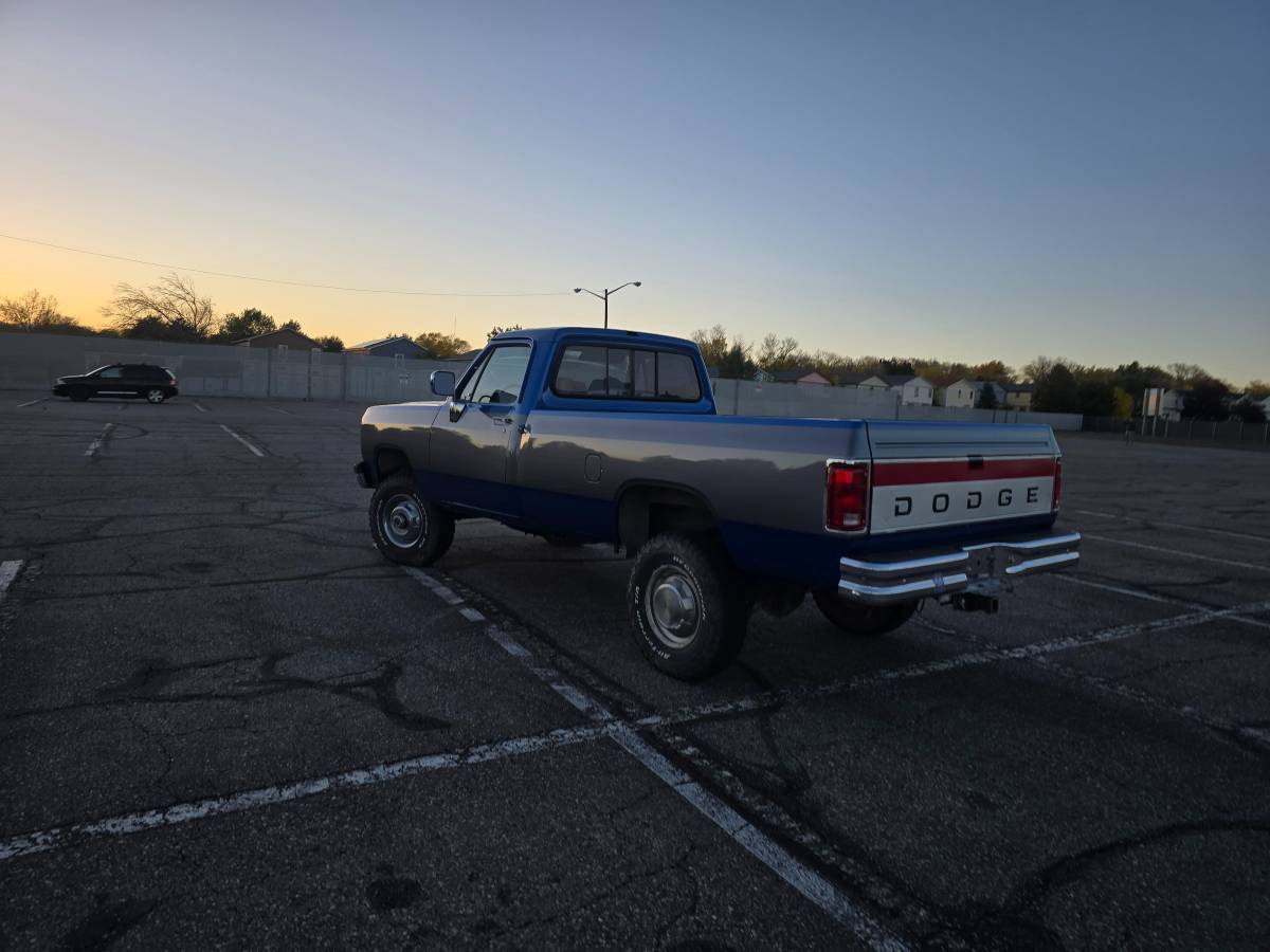 Dodge-w250-diesel-1993-blue-11