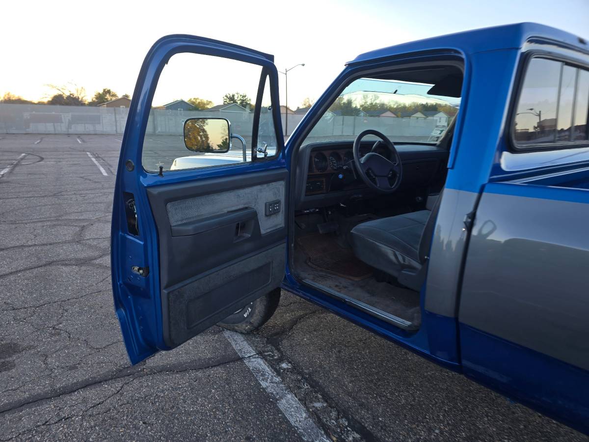 Dodge-w250-diesel-1993-blue-14