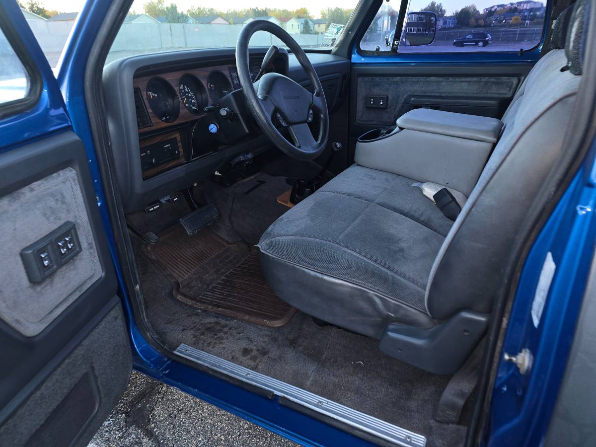 Dodge-w250-diesel-1993-blue-19