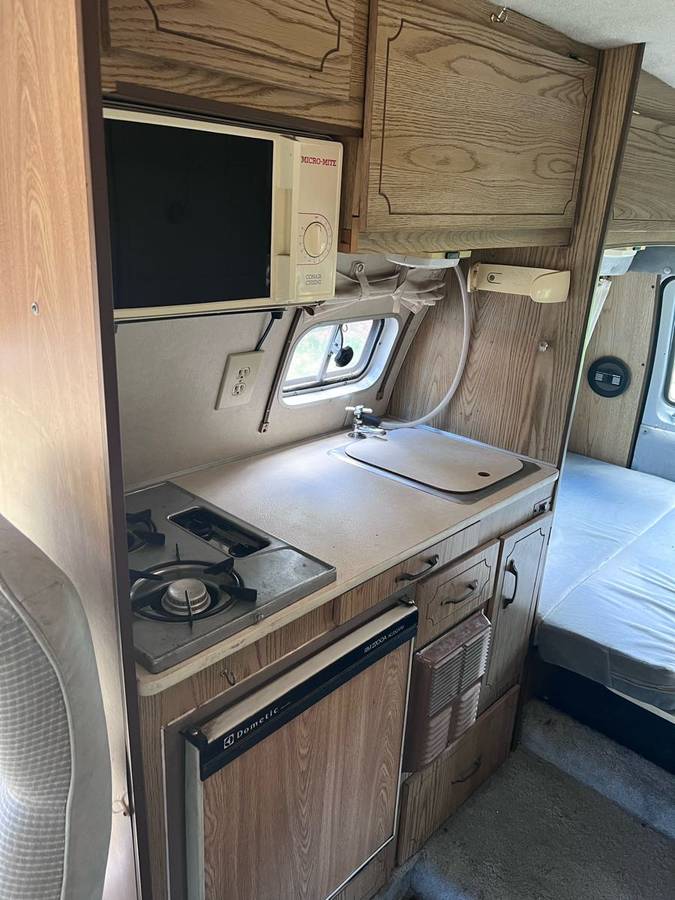 Dodge-xplorer-rv-camper-van-1987-17