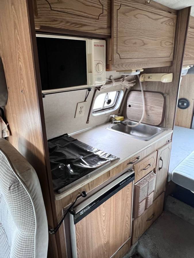 Dodge-xplorer-rv-camper-van-1987-7