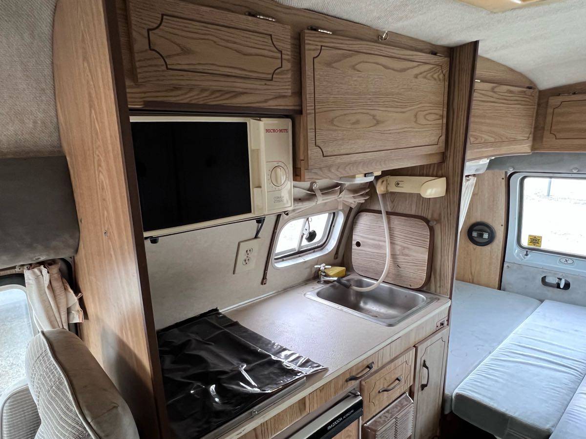 Dodge-xplorer-rv-camper-van-1987-8
