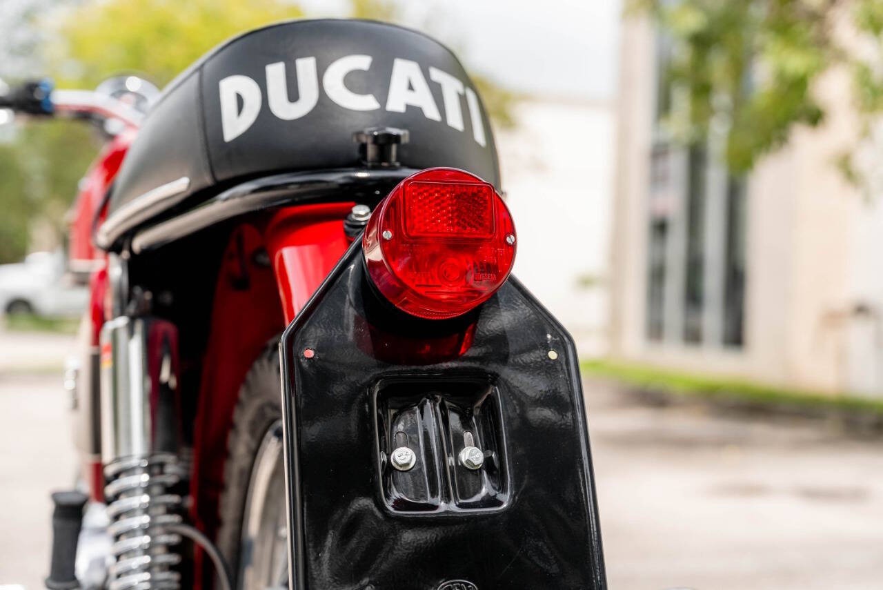 Ducati-750GT-1972-Motorcycles-Scooters-37