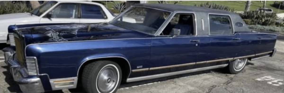 Elvis-lincoln-1975-blue-3
