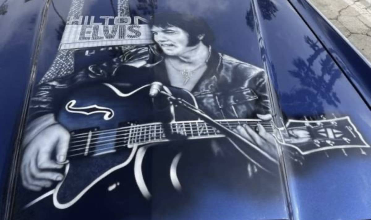 Elvis-lincoln-1975-blue-6