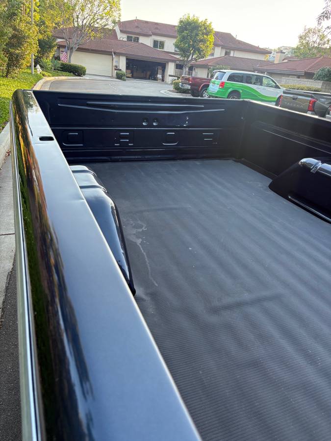 F250-camper-special-1966-blue-1