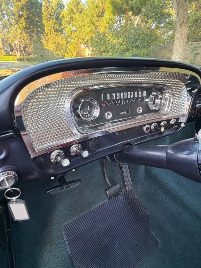 F250-camper-special-1966-blue-4