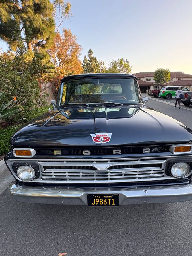 F250-camper-special-1966-blue-9