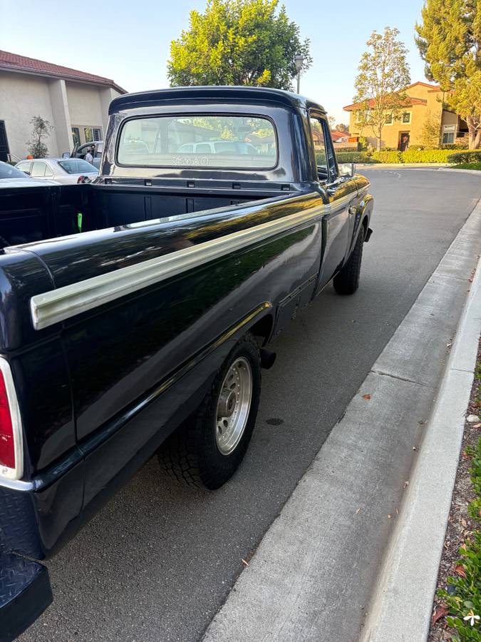 F250-camper-special-1966-blue