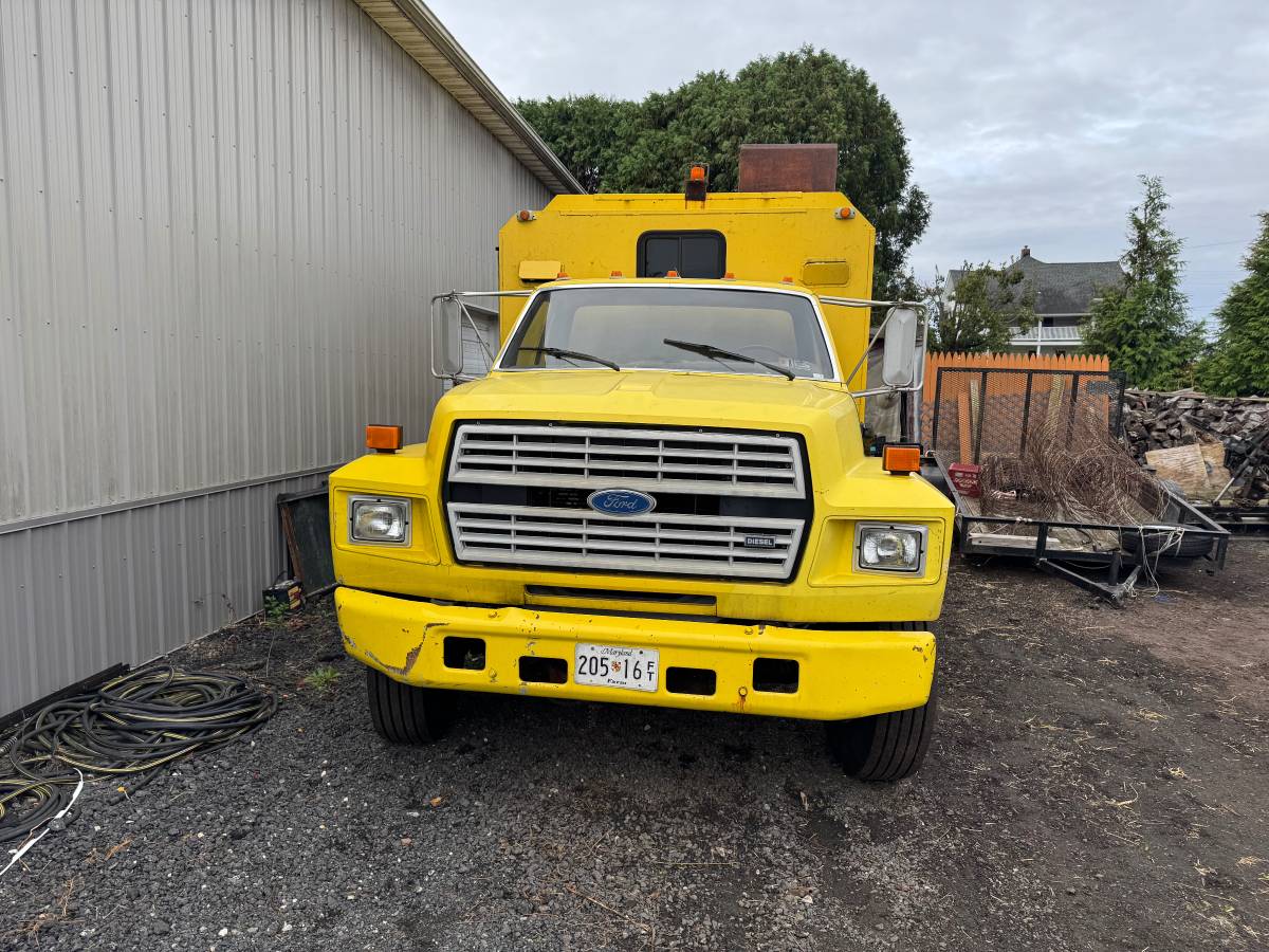 F700-diesel-1992-yellow-1