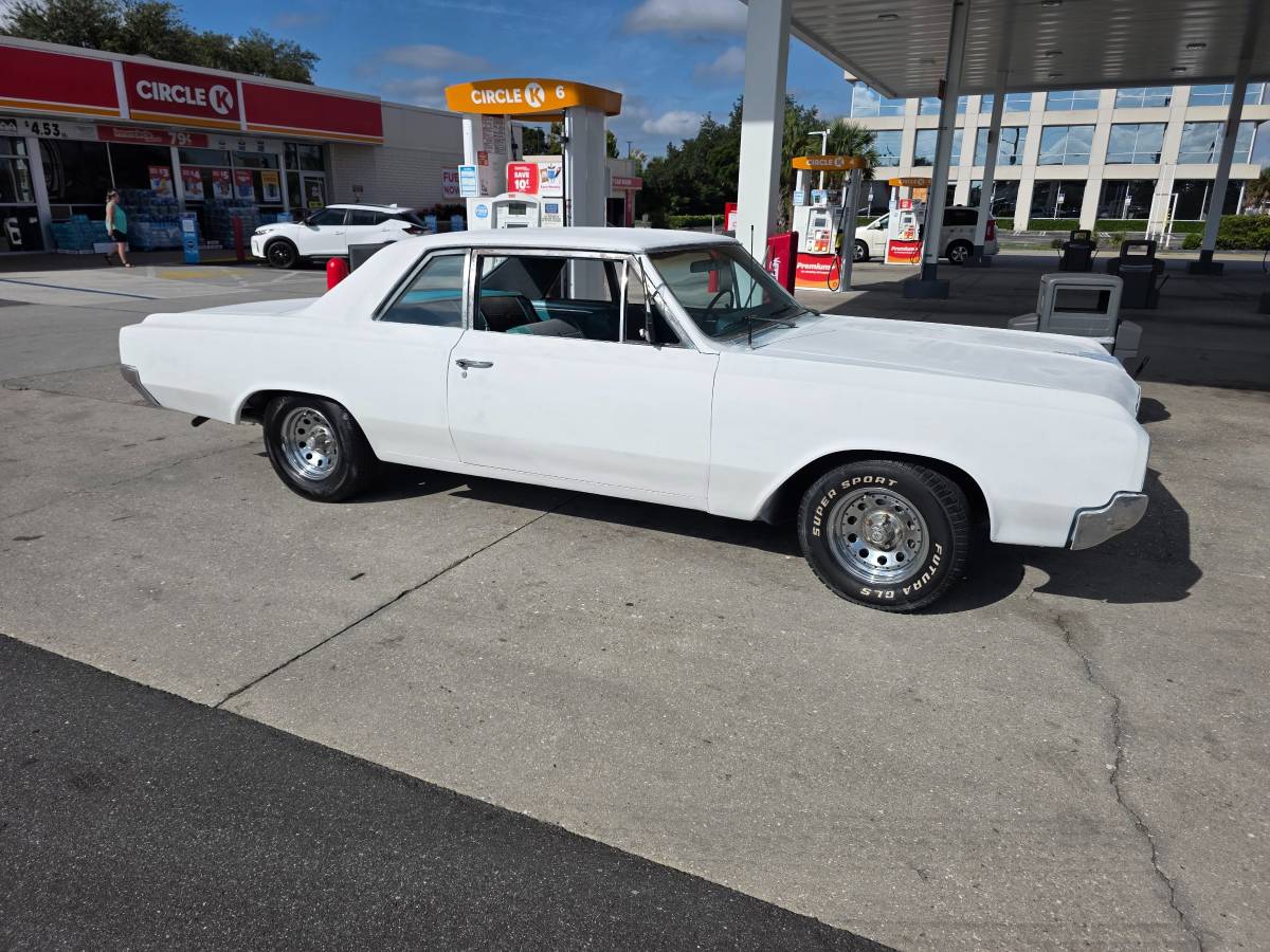 F85-cutlass-1964-1