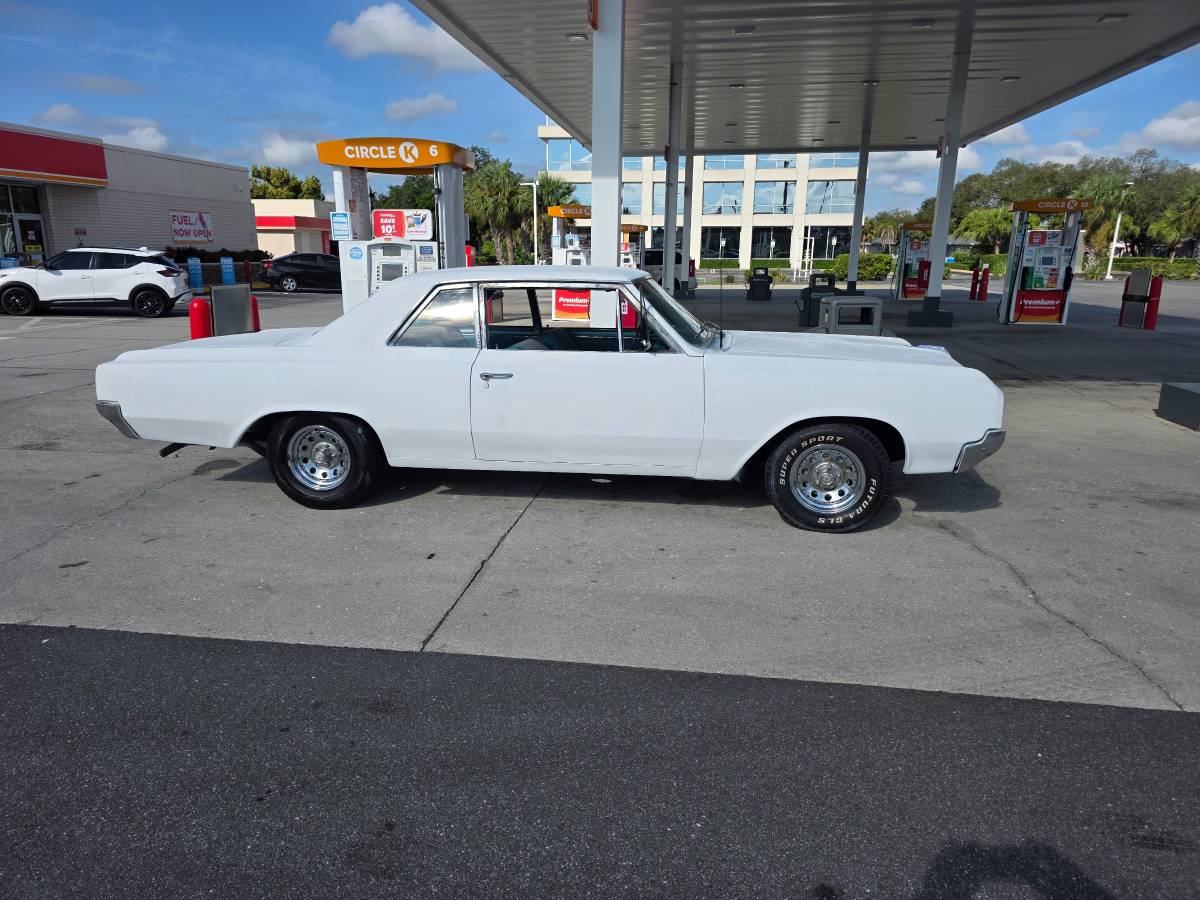 F85-cutlass-1964-2