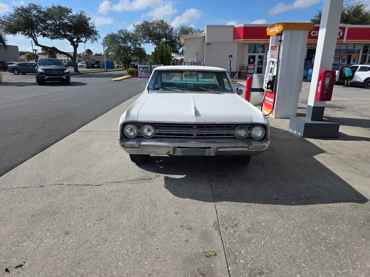 F85-cutlass-1964-3