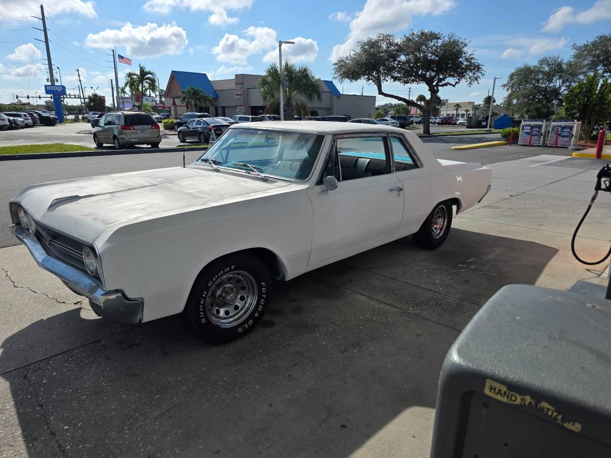 F85-cutlass-1964-6