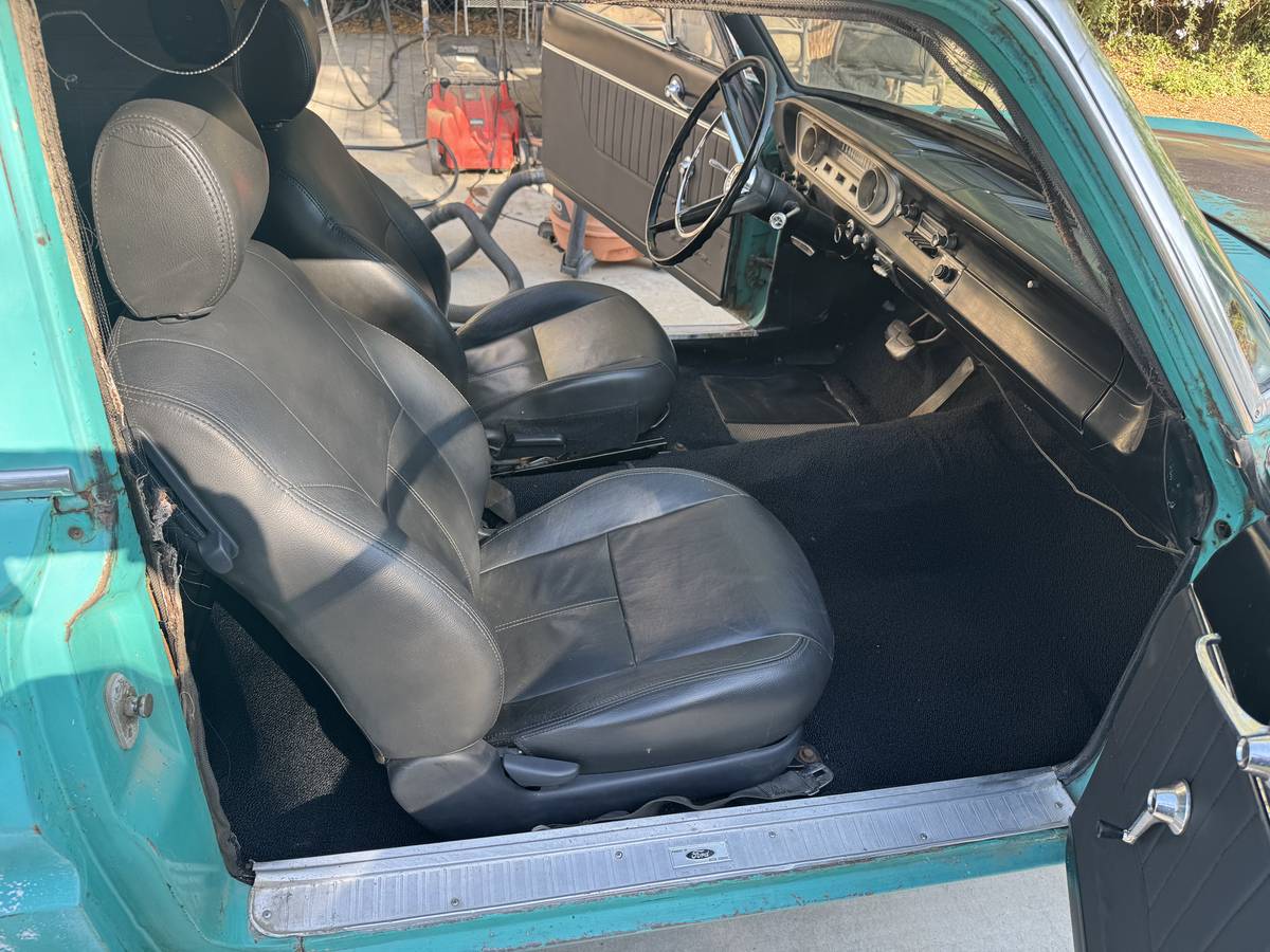 Falcon-sedan-delivery-1964-green-10