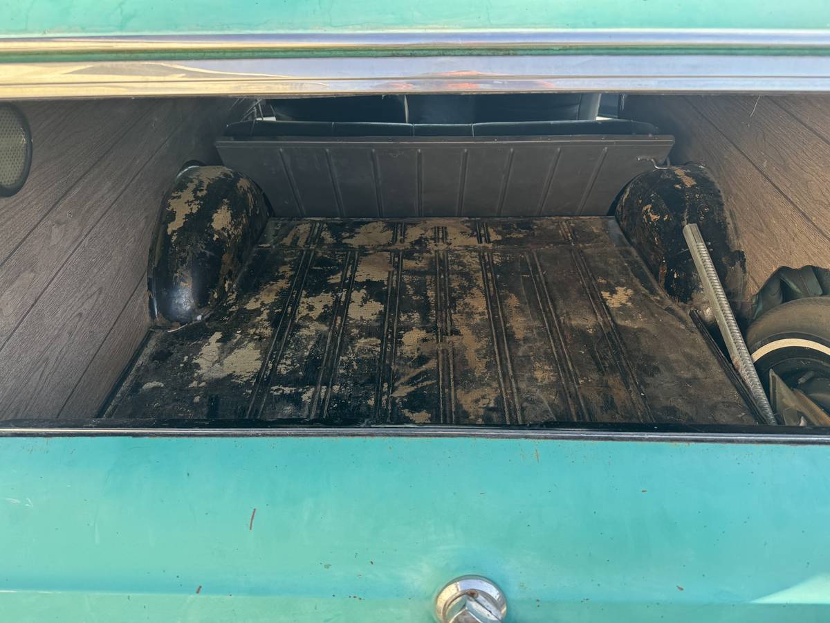 Falcon-sedan-delivery-1964-green-7