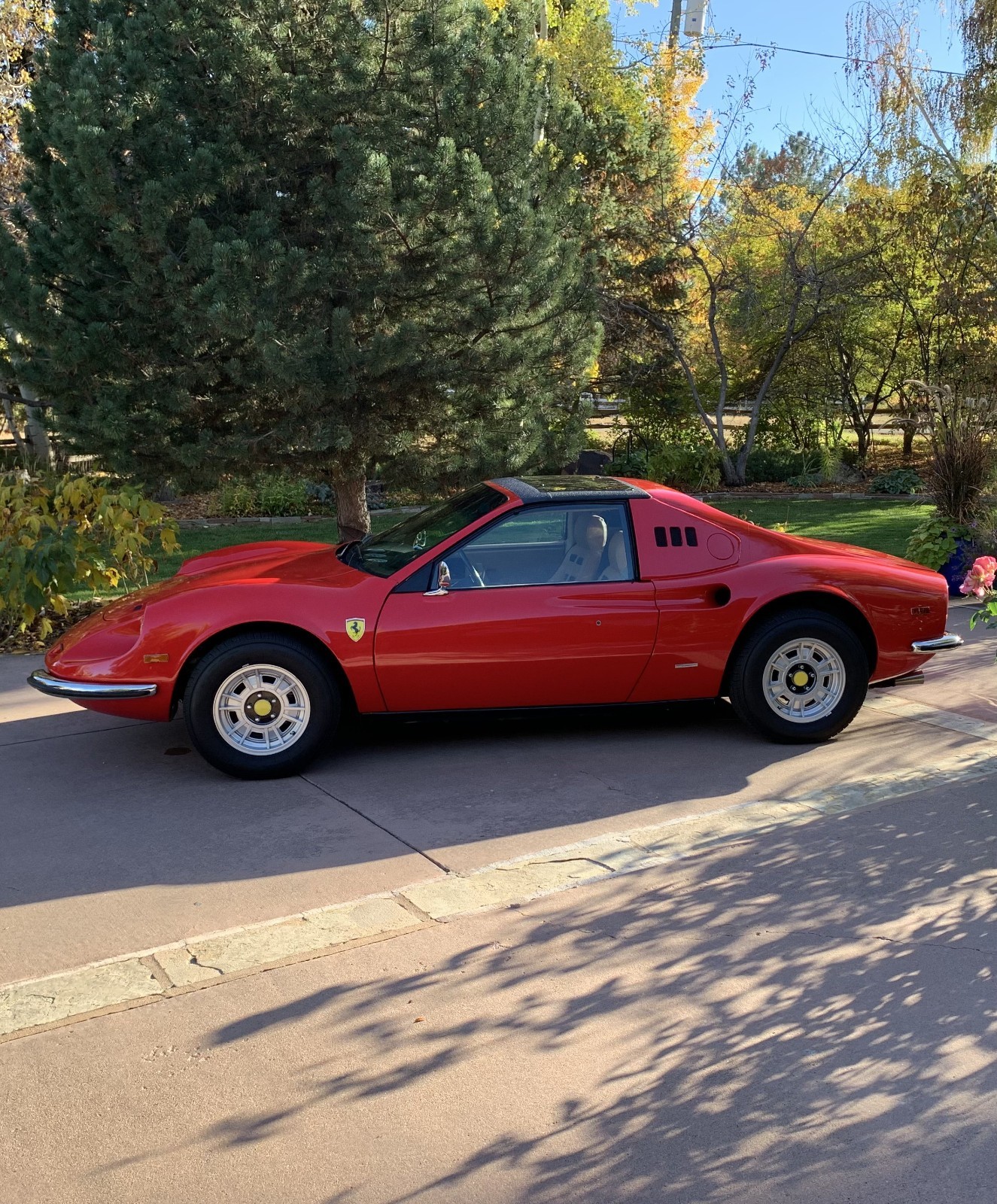 Ferrari-246-GTS-Dino-replica-1973-Coupe-11
