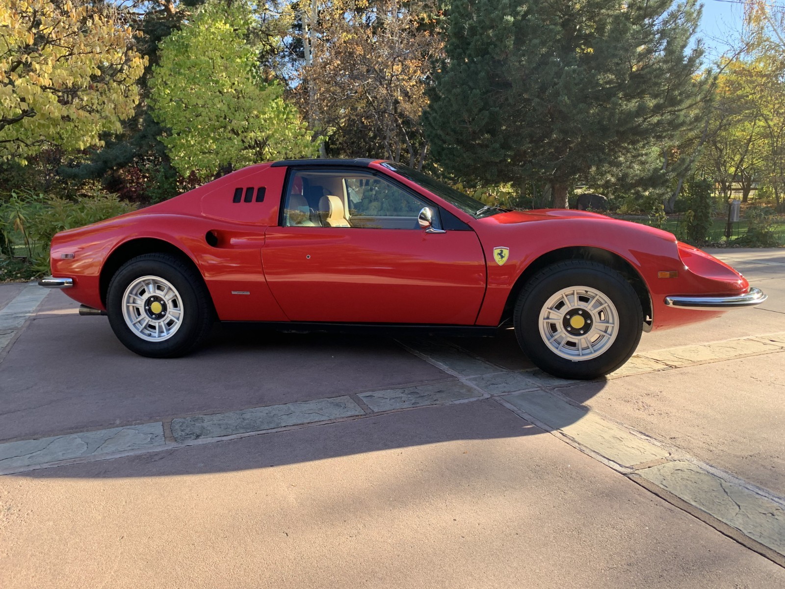 Ferrari-246-GTS-Dino-replica-1973-Coupe-2