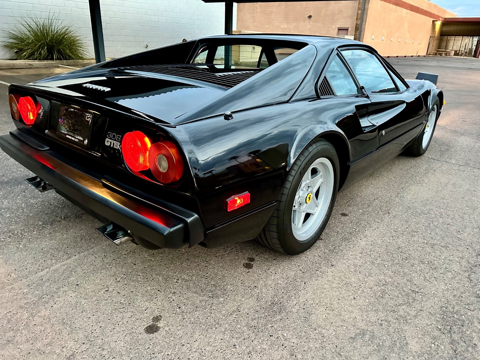 Ferrari-308-1980-Coupe-2