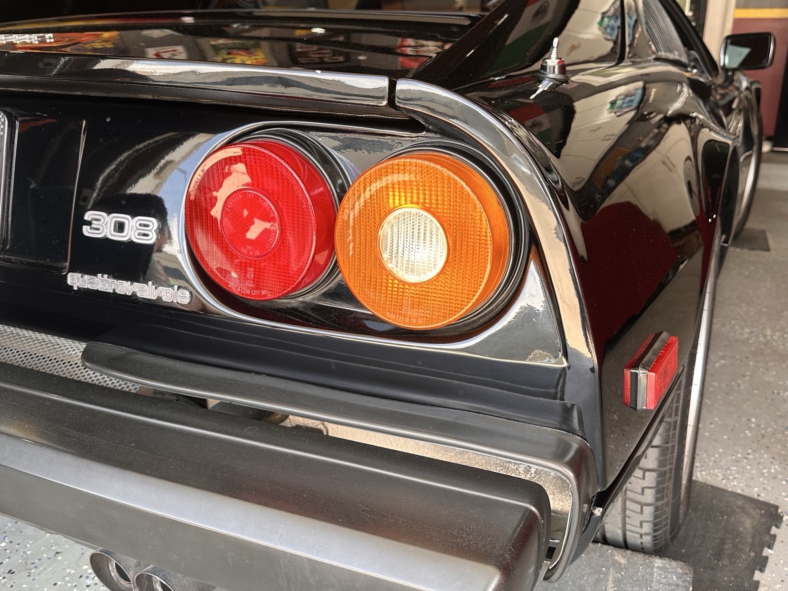 Ferrari-308-1985-Convertible-2