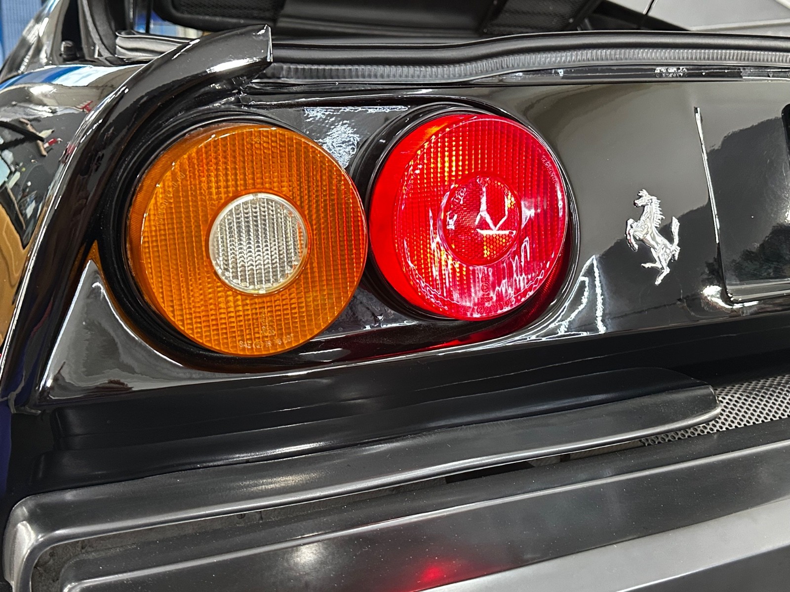 Ferrari-308-1985-Convertible-20