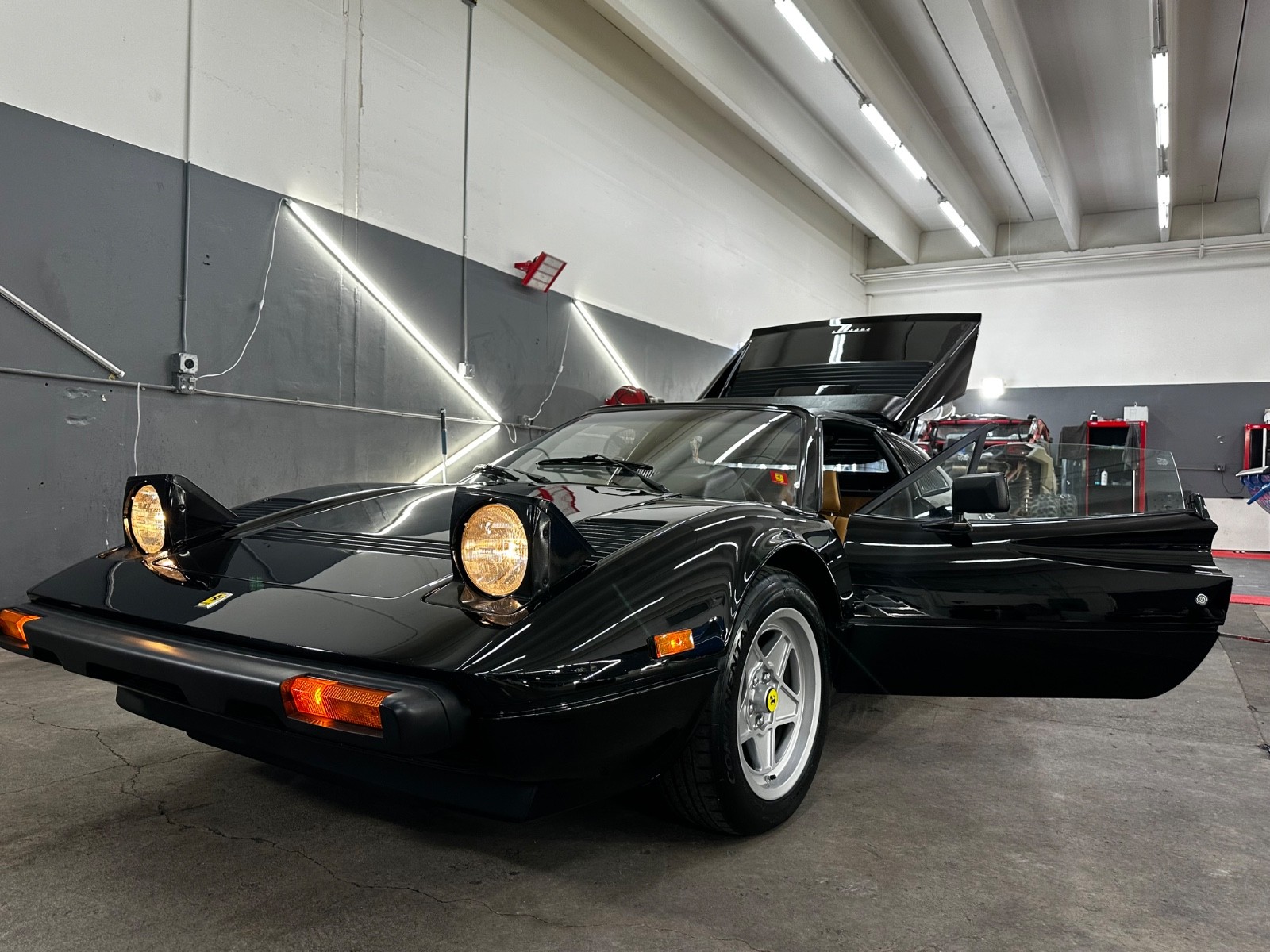 Ferrari-308-1985-Convertible-21