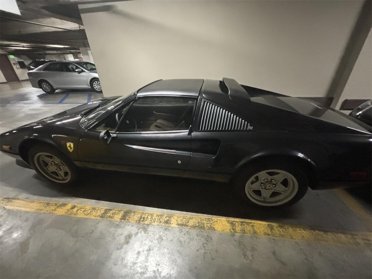Ferrari-308-gts-1984-Black-Tan-5