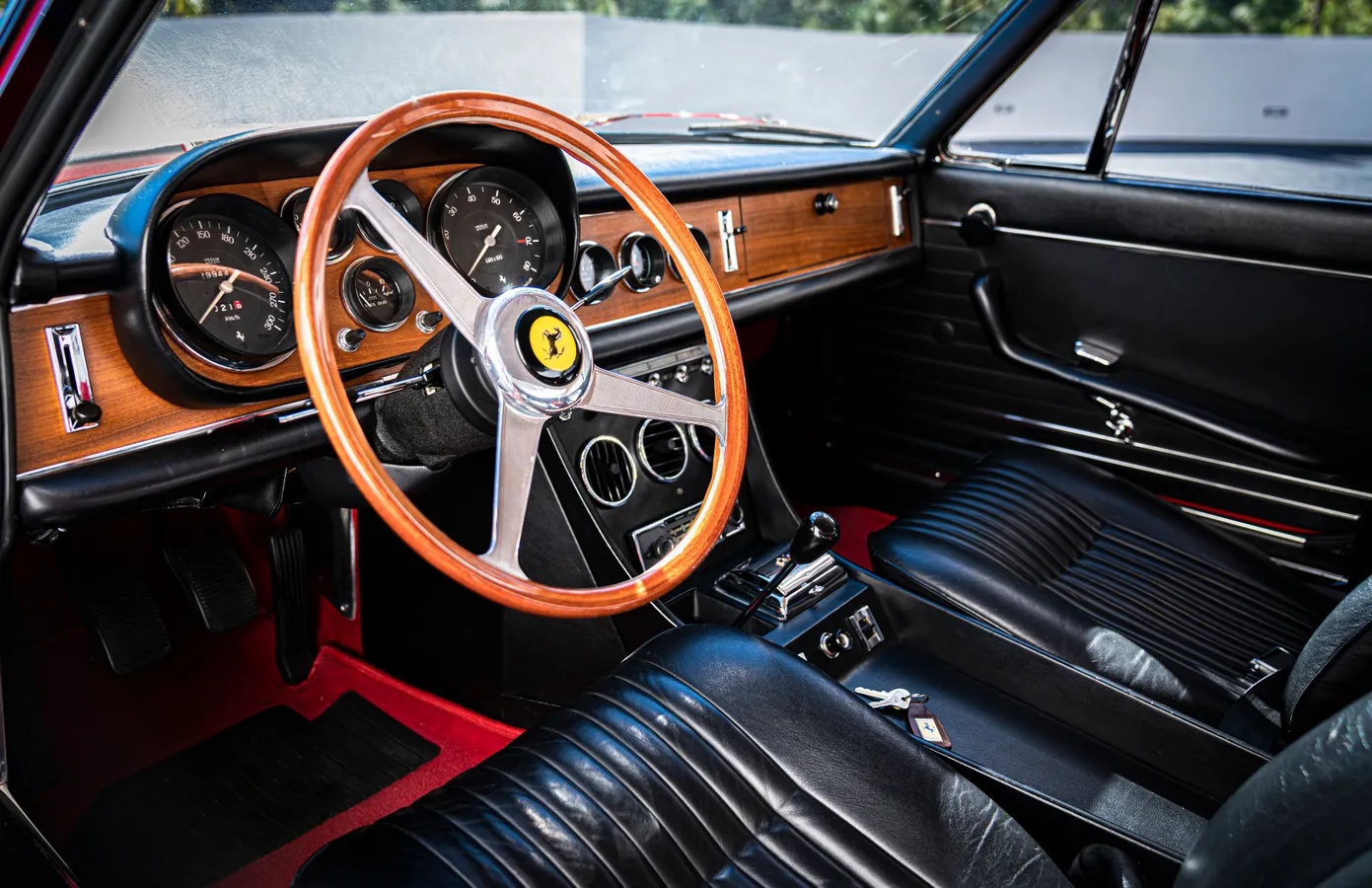 Ferrari-330gtc-1967-Rosso-Corsa-Black-8